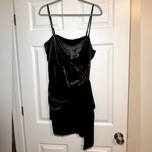 Pink Lily Boutique NWOT Women’s Mini Velvet Black Dress- Size Medium